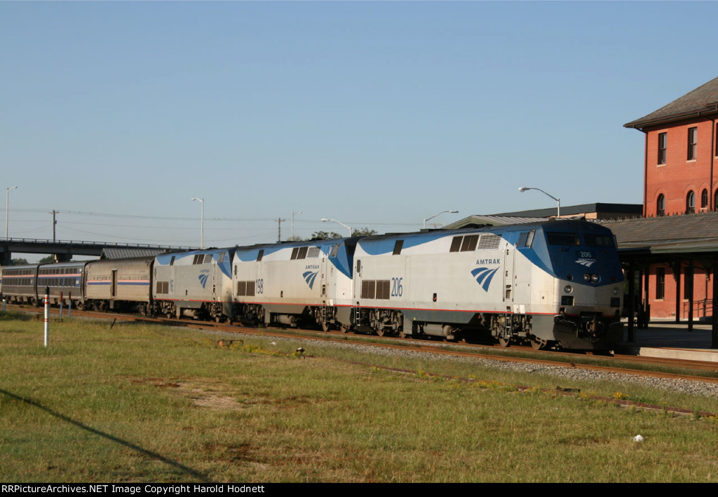 AMTK 206, 198, & 16 lead train P092-02 into the station